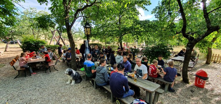 Besuch im Biergarten in Atzelsberg Besuch im Biergarten in Atzelsberg